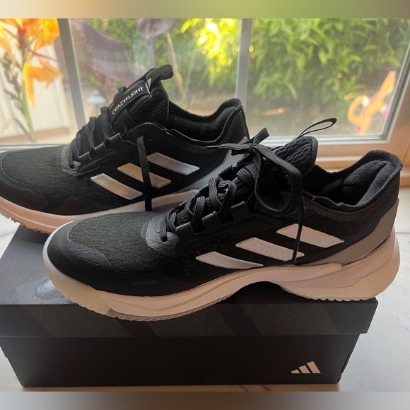 Adidas size Crazy flight shoe- NWT size 7.5 - Picture 8 of 8